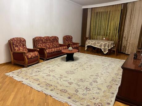 Kirayə 4 otaqlı mənzil, 160 m², İçəri Şəhər: 1 800 ₼/ay 4