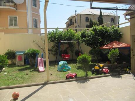 7 otaqlı həyət evi, 400 m², 8 Noyabr: 1 170 000 ₼ 3