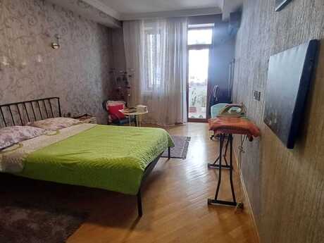 3-room apartment, 138 m², 8 Noyabr: 400 000 ₼ 5