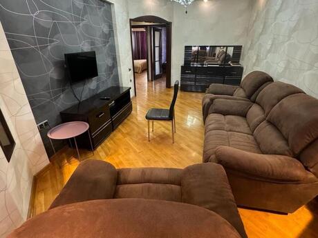 Kirayə 3 otaqlı mənzil, 70 m², Nizami: 1 000 ₼/ay 2