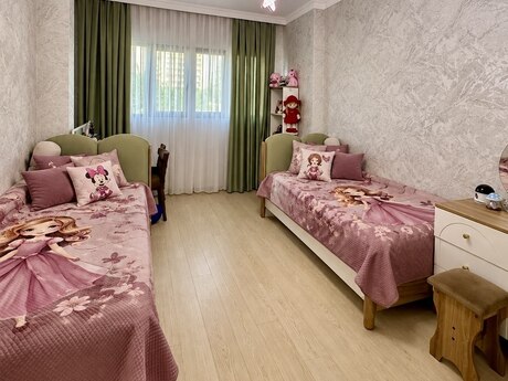 4 otaq · 110 m² · 4/9 mərtəbə, İnşaatçılar