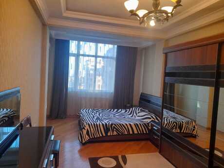 Аренда: 3-комнатная квартира, 175 м², Nizami: 1 400 ₼/мес 2