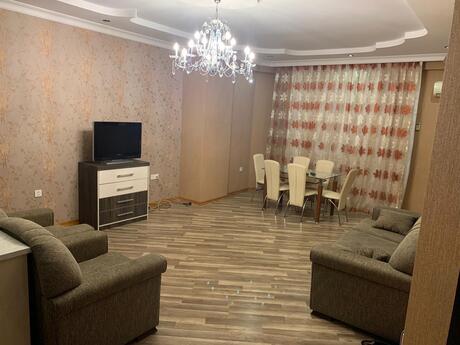 Kirayə 2 otaqlı mənzil, 67 m², 28 May: 1 000 ₼/ay 2
