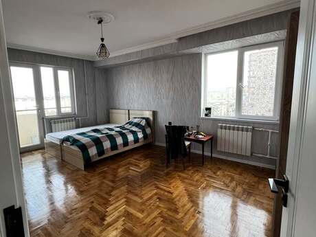 Kirayə 5 otaqlı mənzil, 120 m², Xalqlar Dostluğu: 200 ₼/ay 2