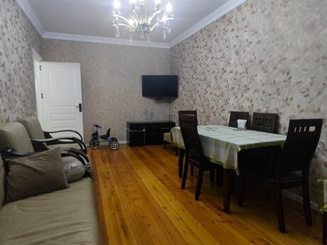 Объявление №6464512 - Баку, пос. Бакиханова, 4-комн., 83 м², 5/5 этаж