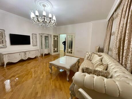 Kirayə 3 otaqlı mənzil, 140 m², Şah İsmayıl Xətai: 1 900 ₼/ay 2