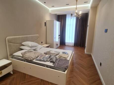3-room apartment for rent, 140 m², Gənclik: 2 200 ₼/mo 5