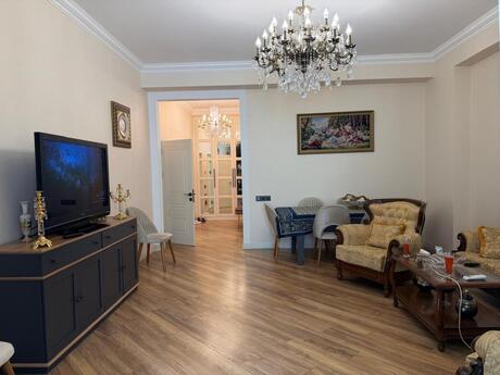 2 otaqlı mənzil, 73 m², 7 Points: 295 000 ₼ 2