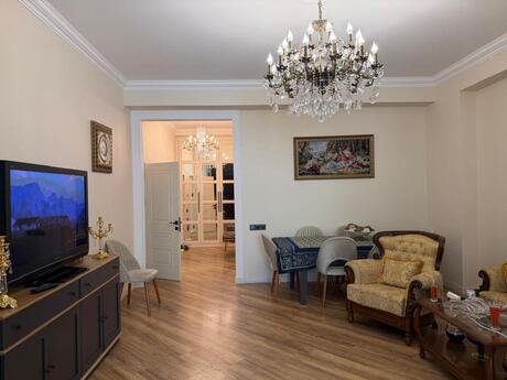2 otaqlı mənzil, 73 m², 7 Points: 295 000 ₼ 3