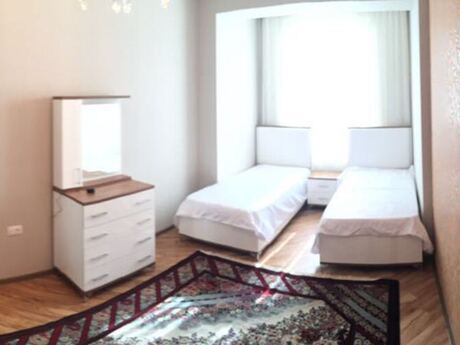 4-room apartment for rent, 180 m², Nizami: 2 000 ₼/mo 3