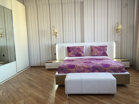 4-room apartment for rent, 180 m², Nizami: 2 000 ₼/mo 2