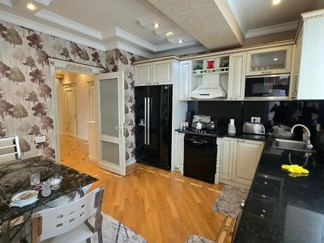3 otaqlı mənzil, 128 m², Həzi Aslanov: 325 000 ₼ 2