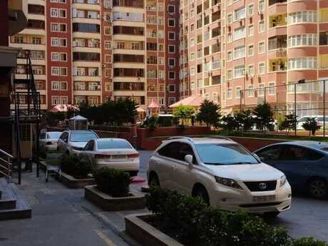 3-room apartment, 105 m², 8-ci mikrorayon: 325 000 ₼ 2