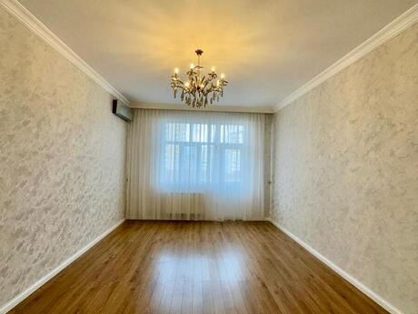 3-room apartment, 105 m², 8-ci mikrorayon: 325 000 ₼ 3