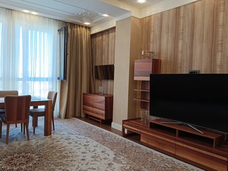 3 otaqlı mənzil, 150 m², 28 May: 530 000 ₼ 2