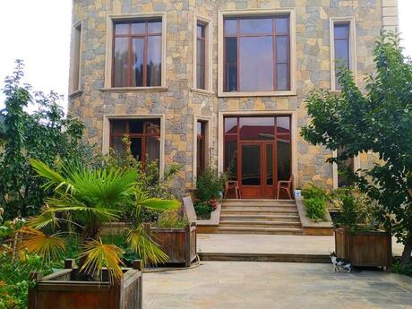 Elan №6464766 - Bakı, Qaraçuxur q., 10 otaqlı, 651 m²