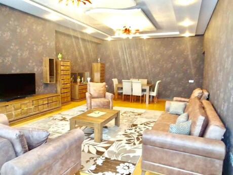 Аренда: 5-комнатная квартира, 230 м², Elmlər Akademiyası: 1 800 ₼/мес 2