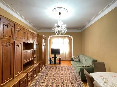 3-room apartment for rent, 80 m², 28 May: 700 ₼/mo 4