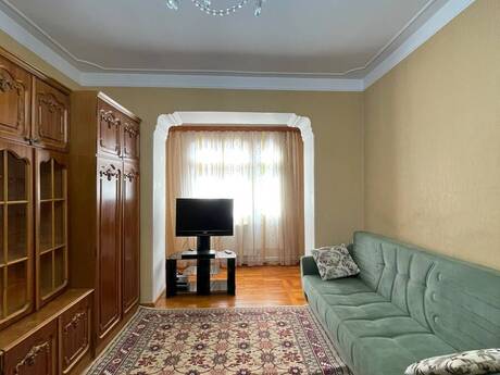 3-room apartment for rent, 80 m², 28 May: 700 ₼/mo 3
