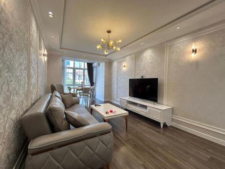 Kirayə 3 otaqlı mənzil, 120 m², 28 May: 1 800 ₼/ay 4