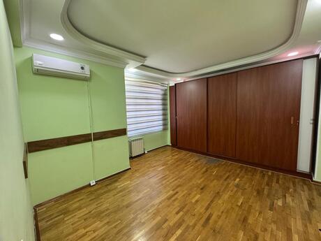 Объявление №6464874 - Баку, м. Низами, 3-комн., 140 м²
