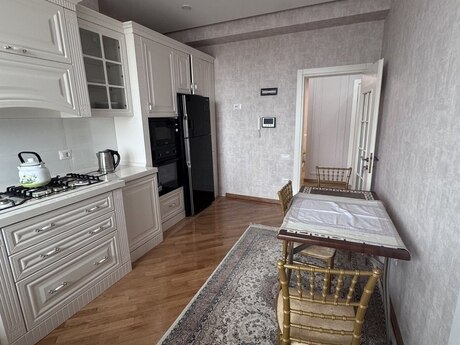 Kirayə 3 otaqlı mənzil, 135 m², Nəsimi: 1 600 ₼/ay 3
