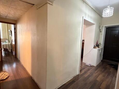 4-комнатная квартира, 90 м², 8-ci mikrorayon: 220 000 ₼ 4