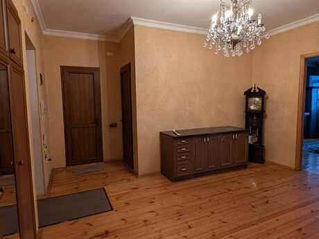 3 otaqlı mənzil, 130 m², 20 Yanvar: 350 000 ₼ 3