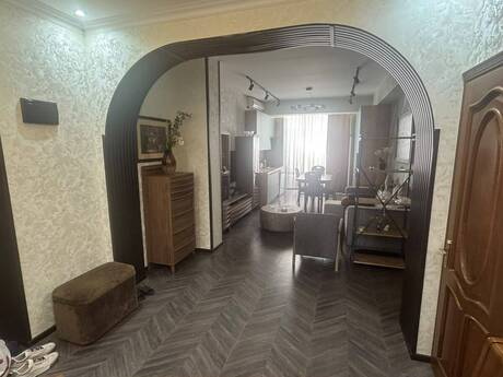 3 otaqlı mənzil, 100 m², İnşaatçılar: 300 000 ₼ 4