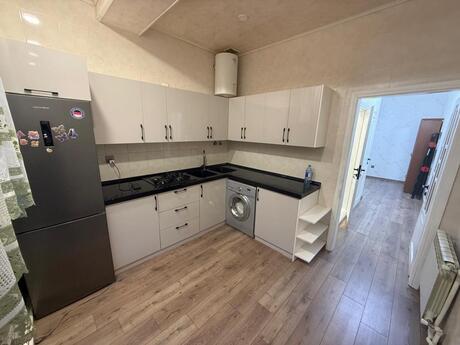 2 otaq · 76 m² · 3/10 mərtəbə, Qara Qarayev