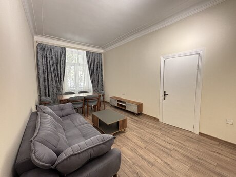 Kirayə 4 otaqlı mənzil, 120 m², İçəri Şəhər: 1 400 ₼/ay 5