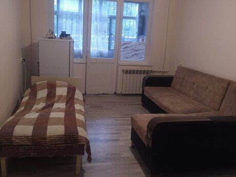 Объявление №6465237 - Баку, м. Халглар Достлугу, 3-комн., 50 м², 1/5 этаж