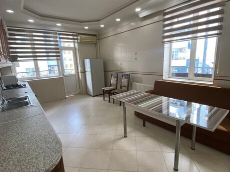 Kirayə 2 otaqlı mənzil, 97 m², Nizami: 1 000 ₼/ay 3