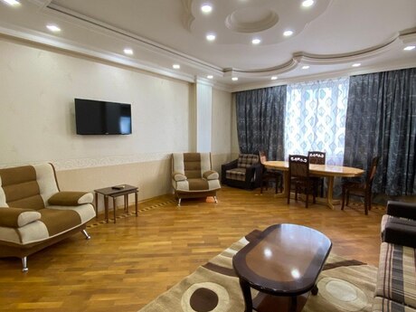 2 otaq · 97 m² · 11/17 mərtəbə, Nizami