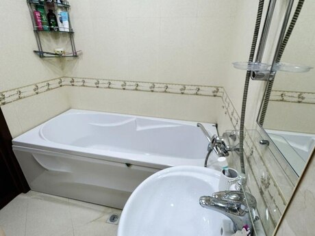 4 otaqlı mənzil, 145 m², İnşaatçılar: 348 000 ₼ 5