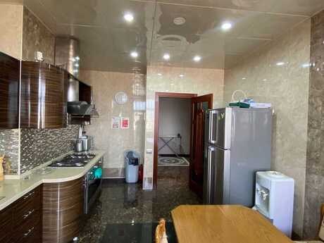 Аренда: 4-комнатная квартира, 200 м², Nizami: 2 000 ₼/мес 4