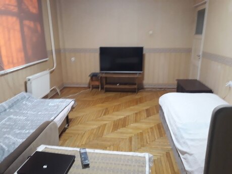 2-room apartment for rent, 60 m², Şah İsmayıl Xətai: 220 ₼/mo 3