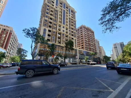 Elan №6465833 - Bakı, 28 May m., 3 otaqlı, 129 m², 12/17 mərtəbə