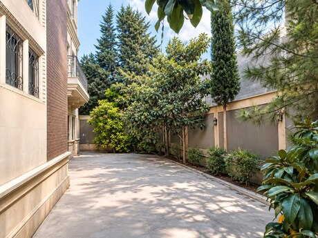 10 otaqlı həyət evi, 1 000 m², 8 Noyabr: 3 700 000 ₼ 2