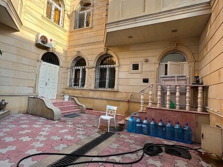 6 otaqlı həyət evi, 360 m², İnşaatçılar: 450 000 ₼ 2