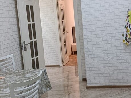 2-room apartment for rent, 70 m², Neftçilər: 900 ₼/mo 2