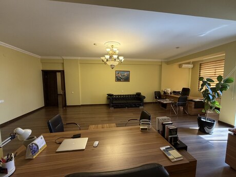 4 otaqlı mənzil, 198 m², 28 May: 655 000 ₼ 2