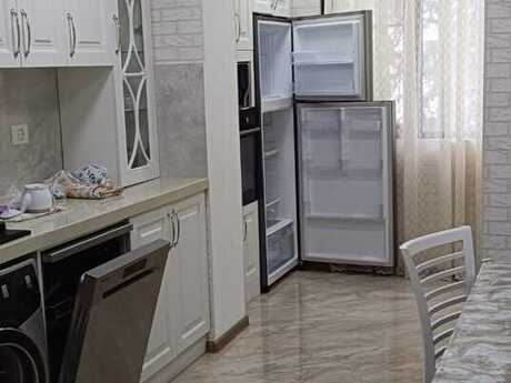 3-room apartment for rent, 80 m², Neftçilər: 800 ₼/mo 2