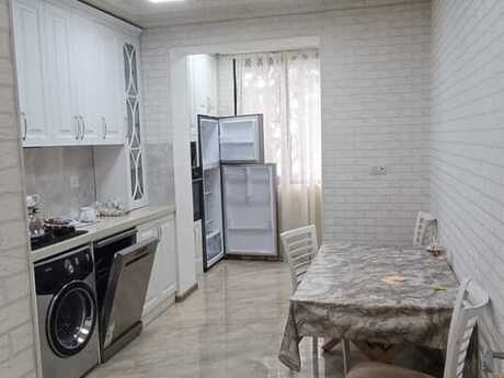 3-room apartment for rent, 80 m², Neftçilər: 800 ₼/mo 4