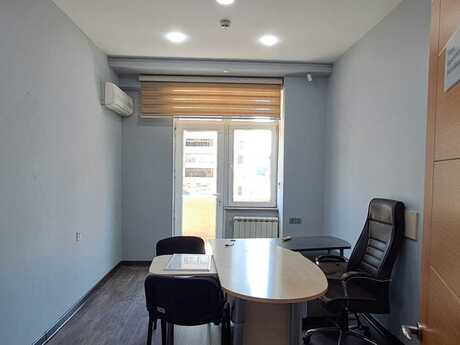 Elan №6466036 - Bakı, 28 May m., 2 otaqlı, 600 m²