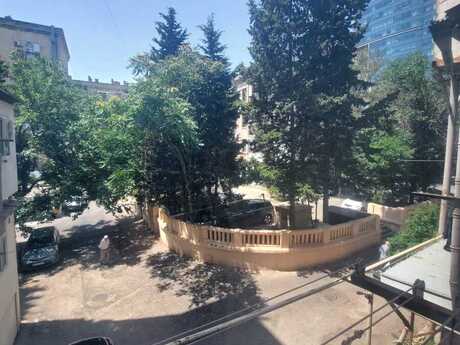 Elan №6465023 - Bakı, 28 May m., 1 otaqlı, 40 m², 2/5 mərtəbə