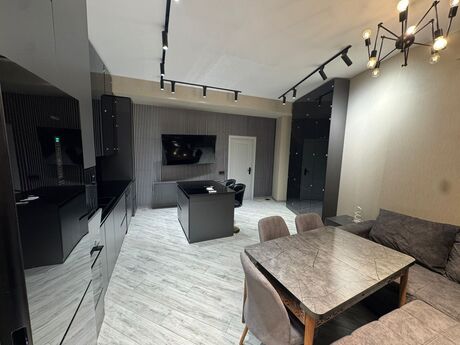 3-room apartment for rent, 100 m², Şah İsmayıl Xətai: 1 999 ₼/mo 3