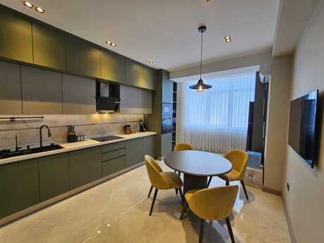 Kirayə 3 otaqlı mənzil, 142 m², 28 May: 2 300 ₼/ay 3