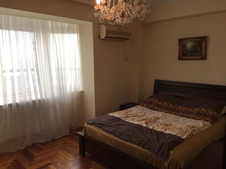 2-room apartment for rent, 80 m², 28 May: 900 ₼/mo 3