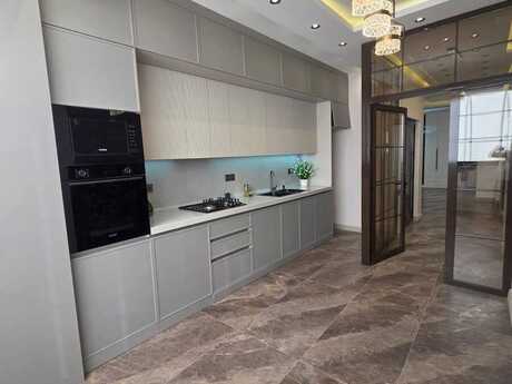 3 otaqlı mənzil, 135 m², İnşaatçılar: 375 000 ₼ 4